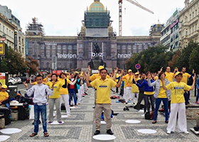 Image for article République tchèque : Diffusion en direct du rassemblement et du défilé du Falun Gong à Prague
