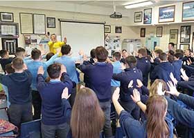 Image for article Irlande : Présentation du Falun Gong offerte dans une école secondaire pour aider les élèves à soulager le stress