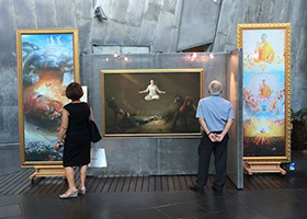 Image for article Australie : L'exposition artistique du Falun Dafa exprime la paix intérieure et dénonce la persécution