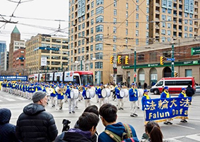 Image for article Toronto : Le défilé célèbre les 300 millions de démissions des organisations communistes chinoises