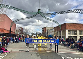 Image for article Marysville, Californie : Le Festival traditionnel de la ville de la ruée vers l’or accueille le Falun Dafa