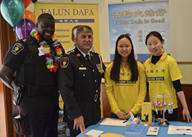 Image for article Ontario, Canada : Le Falun Gong accueilli chaleureusement lors d'un événement de la police régionale de York
