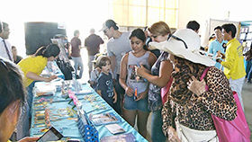 Image for article Présenter le Falun Gong lors d'événements communautaires au Massachusetts, en Californie et à New York