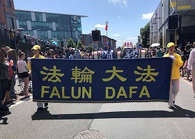 Image for article Nouvelle-Zélande : Des groupes du Falun Gong se produisent dans treize défilés de Noël