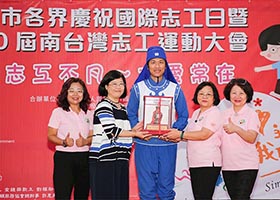 Image for article Le Tian Guo Marching Band de Taïwan reçoit la récompense de la « meilleure contribution »