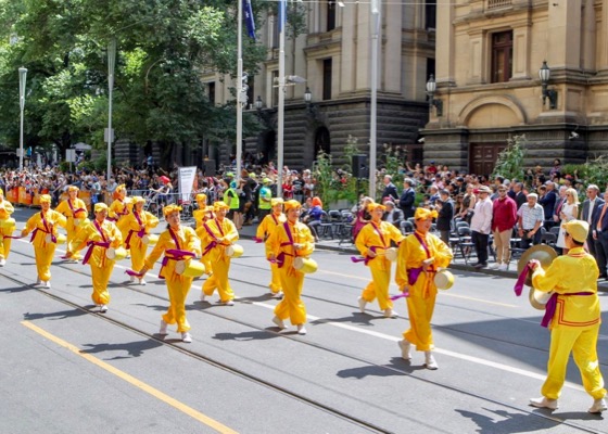 Image for article Melbourne, Australie : « Une énergie pacifique » au défilé de la Fête nationale d'Australie