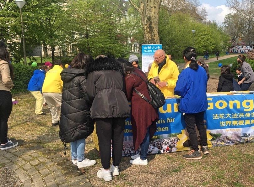 Image for article Les pratiquants de Falun Gong de Dortmund en Allemagne invités au Festival de printemps