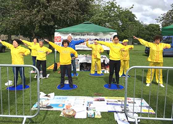 Image for article Écosse : Éveiller les consciences au sujet du Falun Dafa au Meadows Festival à Edimbourg