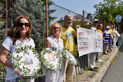 Image for article Activité commémorative du Falun Gong « 20 ans de persévérance » devant l'ambassade de Chine à Bratislava, Slovaquie