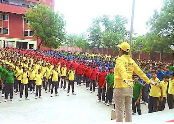 Image for article Nagpur, Inde : Les pratiquants invités à présenter le Falun Dafa à des milliers d'élèves