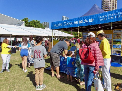 Image for article Australie : le festival multiculturel de Gold Coast accueille le Falun Dafa
