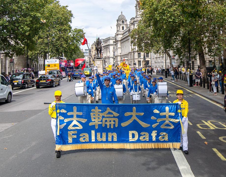 Image for article Les pratiquants européens défilent à Londres pour attirer l'attention sur la persécution