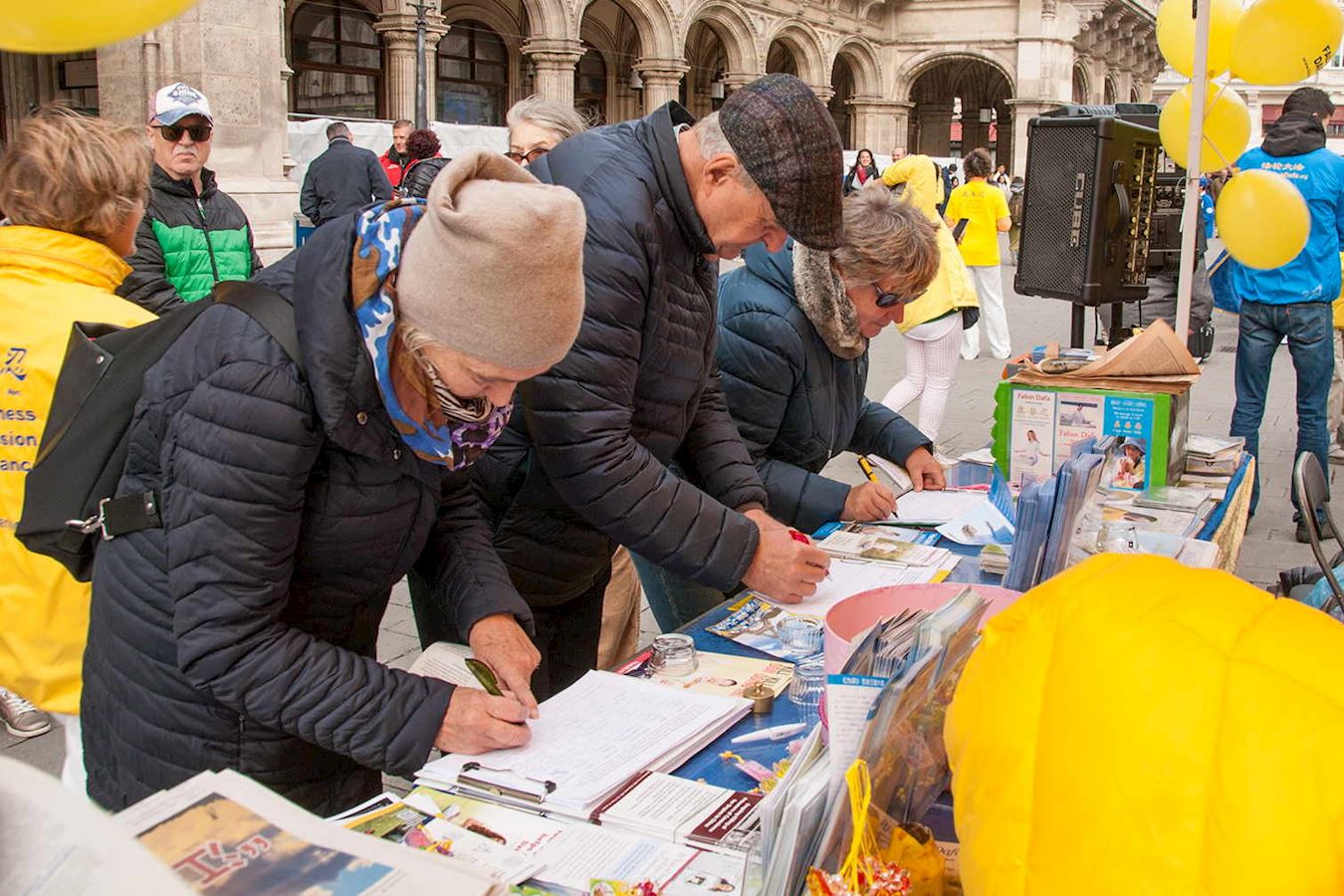 Image for article Autriche : Le défilé du Falun Gong fait une impression pacifique et puissante