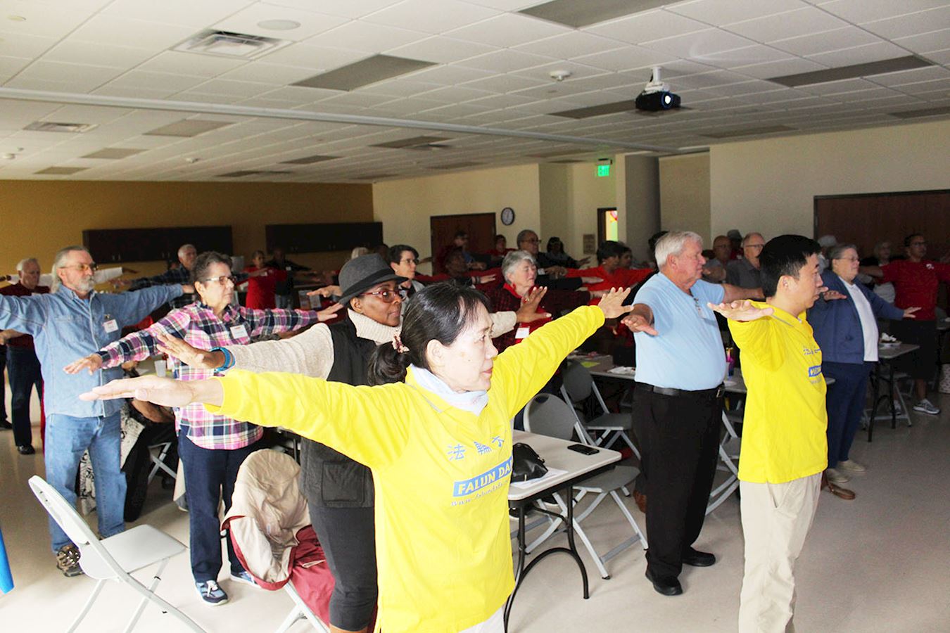 Image for article Texas : Des pratiquants invités à présenter le Falun Dafa aux membres de l'AARP