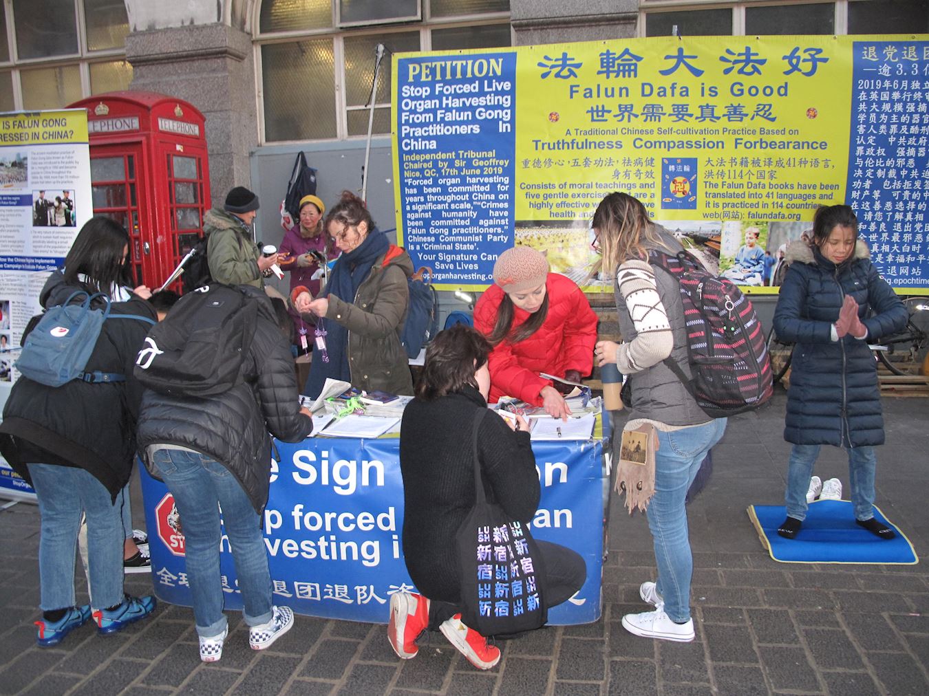 Image for article Sensibiliser à la persécution du Falun Gong dans le quartier chinois de Londres
