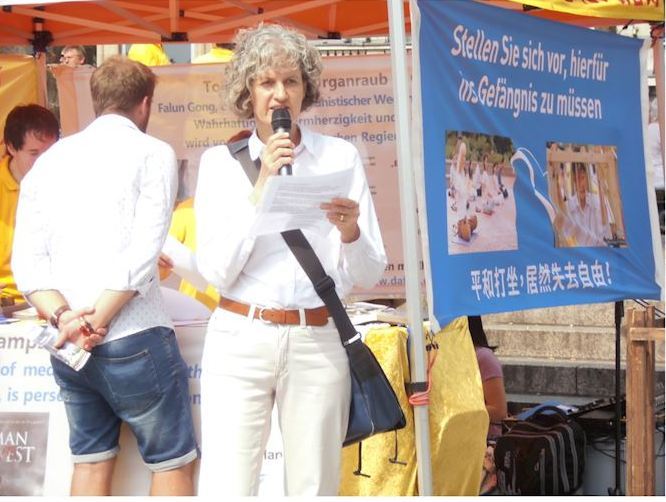 Image for article Une pratiquante allemande : Le Falun Dafa me permet de revenir à mon véritable moi