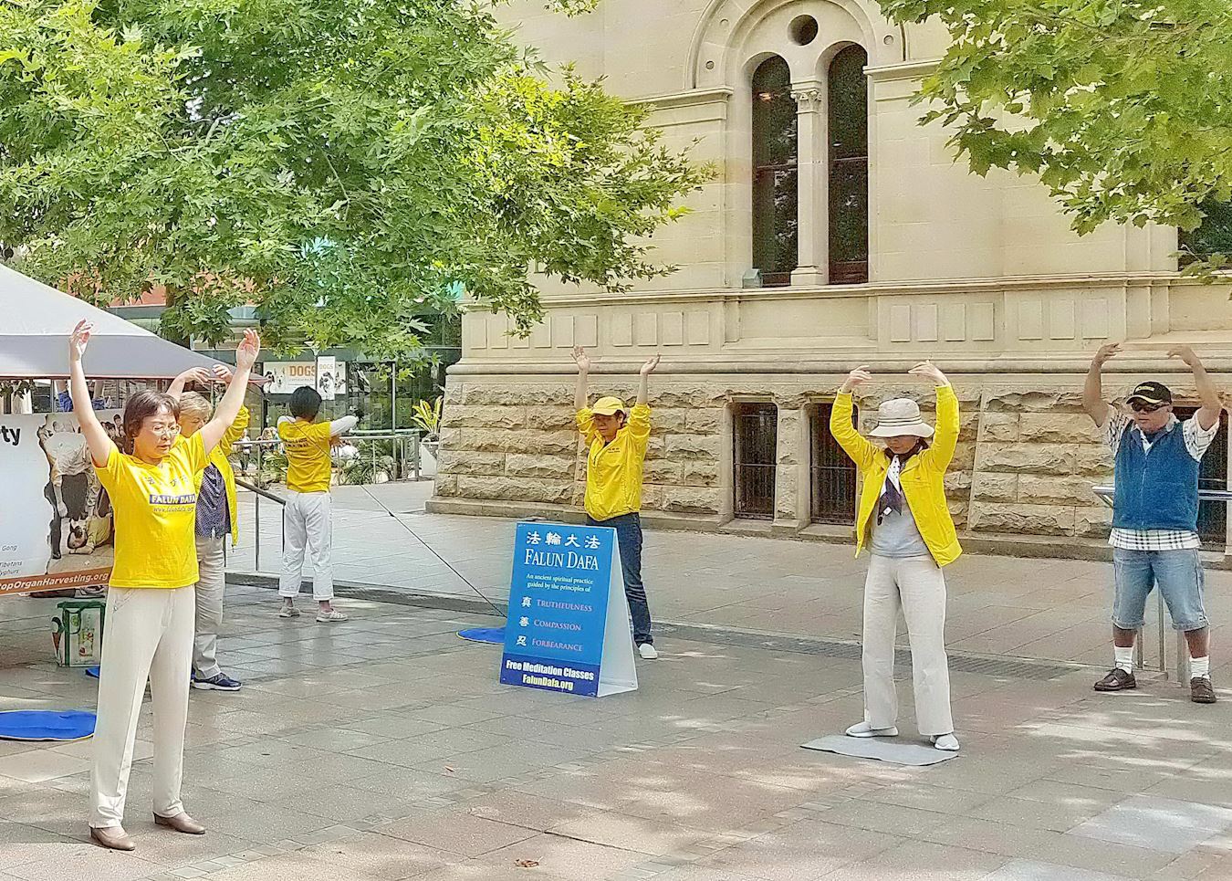 Image for article Adélaïde, Australie : Les festivaliers découvrent le Falun Gong et la persécution qui a lieu en Chine