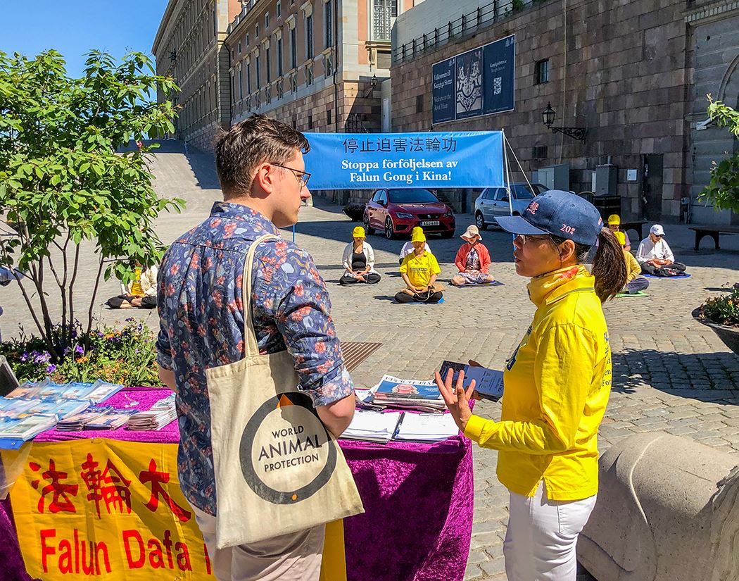 Image for article Suède : Les pratiquants de Falun Dafa reprennent leurs activités de sensibilisation à la persécution