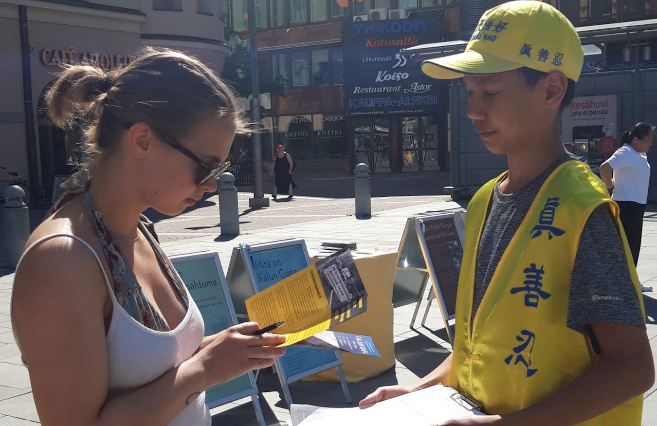 Image for article Finlande : Présenter le Falun Gong à Tampere