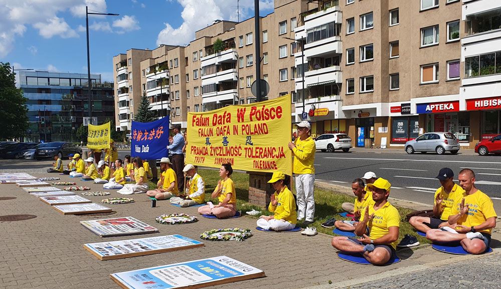 Image for article Pologne : Plusieurs activités ont été organisées pour condamner la persécution du Falun Gong par le régime communiste chinois