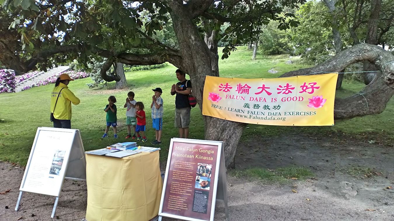 Image for article Finlande : Présentation du Falun Gong et sensibilisation des gens à la persécution en Chine