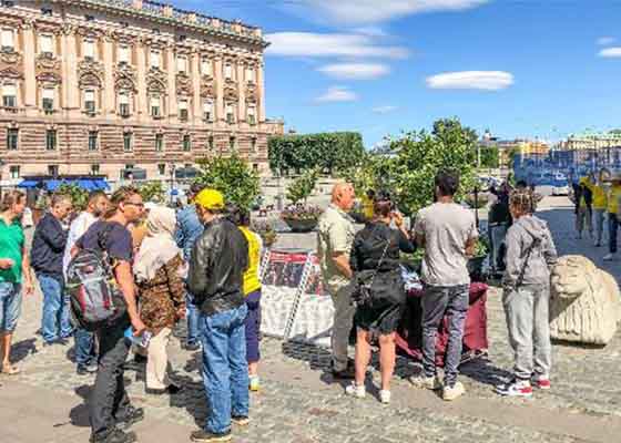 Image for article Des gens à Stockholm : « Révéler la vérité est crucial »