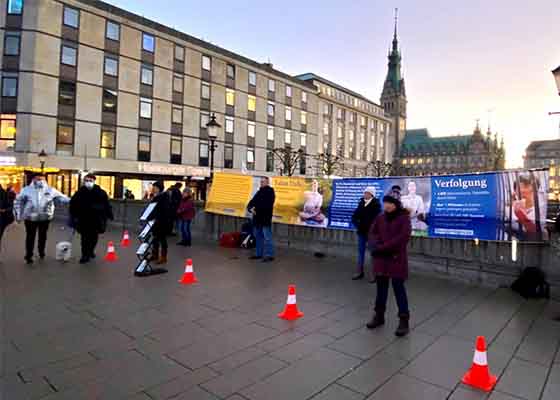 Image for article Hambourg, Allemagne : Présenter le Falun Gong et éveiller les consciences sur la persécution