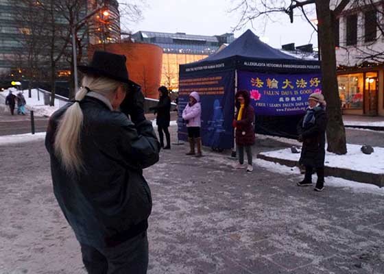 Image for article Finlande : Promotion du Falun Dafa avec la nouvelle année