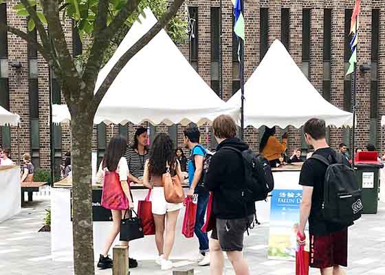 Image for article Australie : Les étudiants font l'éloge des principes du Falun Dafa et condamnent la persécution du PCC lors d'événements universitaires