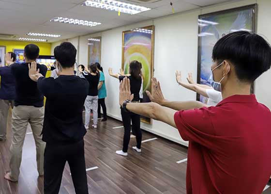 Image for article Singapour : De nouveaux pratiquants parlent de leurs changements positifs après avoir participé à un atelier de neuf jours sur le Falun Dafa