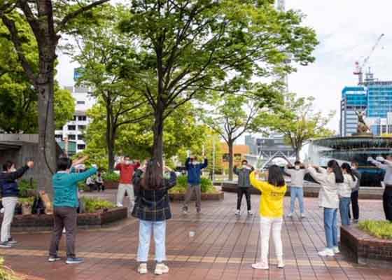 Image for article Nagoya, Japon : Des pratiquants manifestent pacifiquement devant le consulat chinois pour commémorer l’Appel du 25 avril
