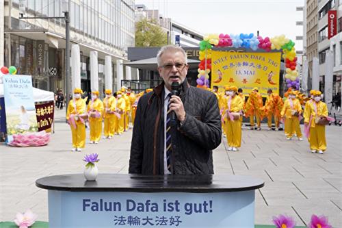 Image for article Des élus allemands envoient des lettres de félicitations en l’honneur de la Journée mondiale du Falun Dafa (1)