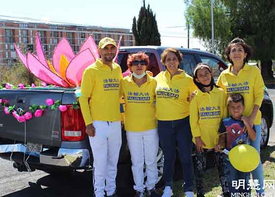 Image for article Les pratiquants du Mexique organisent des activités dans deux villes pour célébrer la Journée mondiale du Falun Dafa