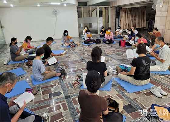Image for article Taïwan : Des pratiquants comparent leurs expériences de cultivation lors d'une réunion dans le Yunlin