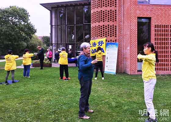 Image for article Des Danois en quête de paix de l’esprit découvrent le Falun Dafa au festival d’Aarhus