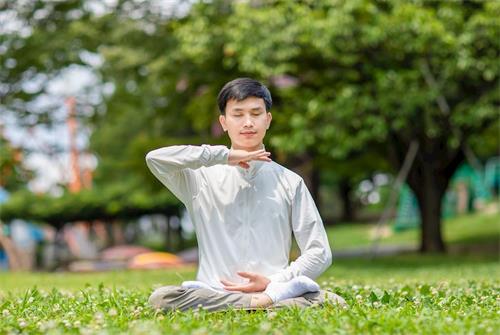 Image for article La pratique du Falun Dafa a transformé un fils prodigue et joueur en une bonne personne