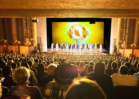 Image for article Les spectateurs du théâtre de San José sont émus par Shen Yun : « Époustouflant », « Une expérience merveilleuse »