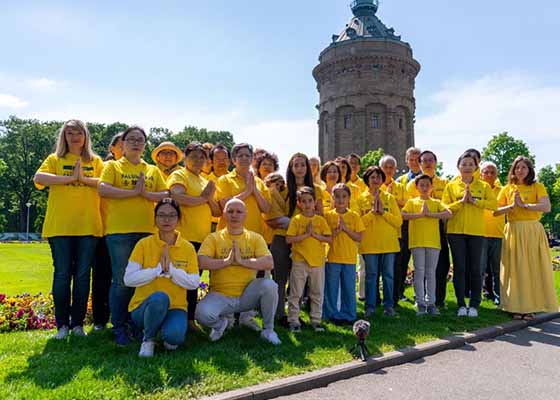 Image for article Allemagne : Les pratiquants célèbrent la Journée mondiale du Falun Dafa pour exprimer leur gratitude au Maître