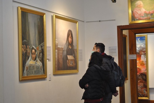 Image for article Bariloche, Argentine : Chaque jour des centaines de touristes visitent l’exposition « L’art de Zhen-Shan-Ren »