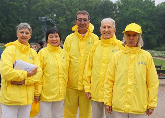 Image for article Pologne : Répandre la beauté du Falun Dafa