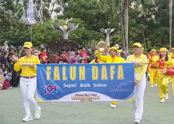 Image for article Indonésie : Les pratiquants de Falun Dafa invités à participer au défilé fêtant le 193<SUP>e</SUP> anniversaire de Batam