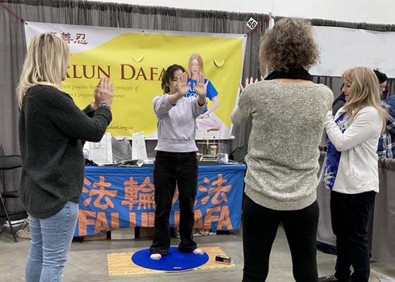 Image for article Winnipeg, Canada : Présentation du Falun Dafa à l’Expo santé et bien-être