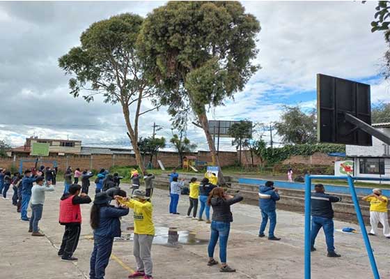 Image for article Équateur : Les pratiquants présentent le Falun Dafa aux gens dans différentes régions du pays