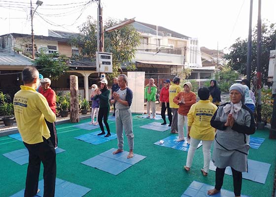 Image for article Jakarta, Indonésie : Présentation du Falun Gong aux agents de police et à leurs familles