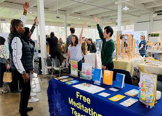 Image for article Présentation du Falun Dafa lors d’un Salon de guérison holistique au Canada