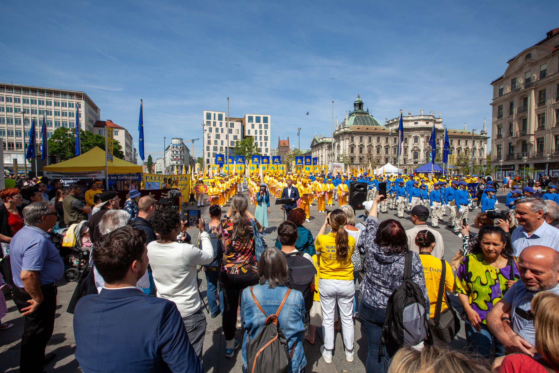 Image for article Munich, Allemagne : Un grand rassemblement et un défilé pour célébrer la Journée mondiale du Falun Dafa