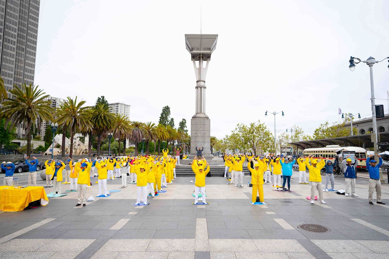 Image for article San Francisco, Californie : Les pratiquants mettent en valeur la beauté du Falun Dafa lors des célébrations de la Journée mondiale du Falun Dafa