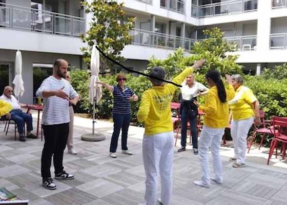 Image for article Le Falun Dafa accueilli dans une maison de retraite à l'ouest de la France