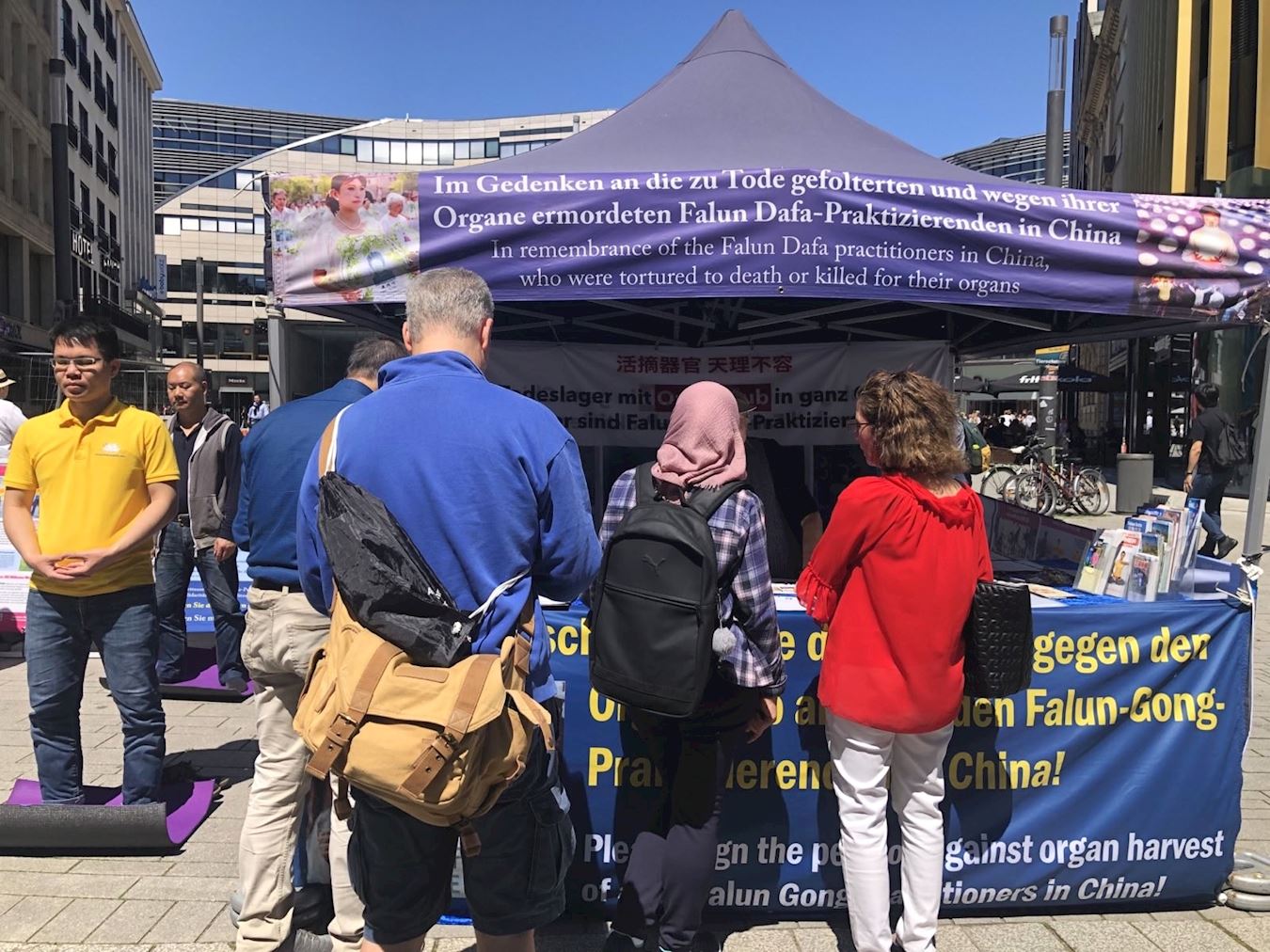 Image for article Allemagne : Présentation du Falun Dafa à Düsseldorf et sensibilisation à la persécution