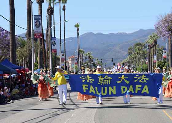 Image for article Californie : Le Falun Dafa bien accueilli lors du défilé du Jour de l’Indépendance à Corona